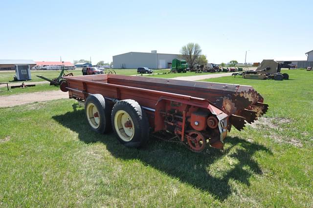 Image of New Holland S676 equipment image 4