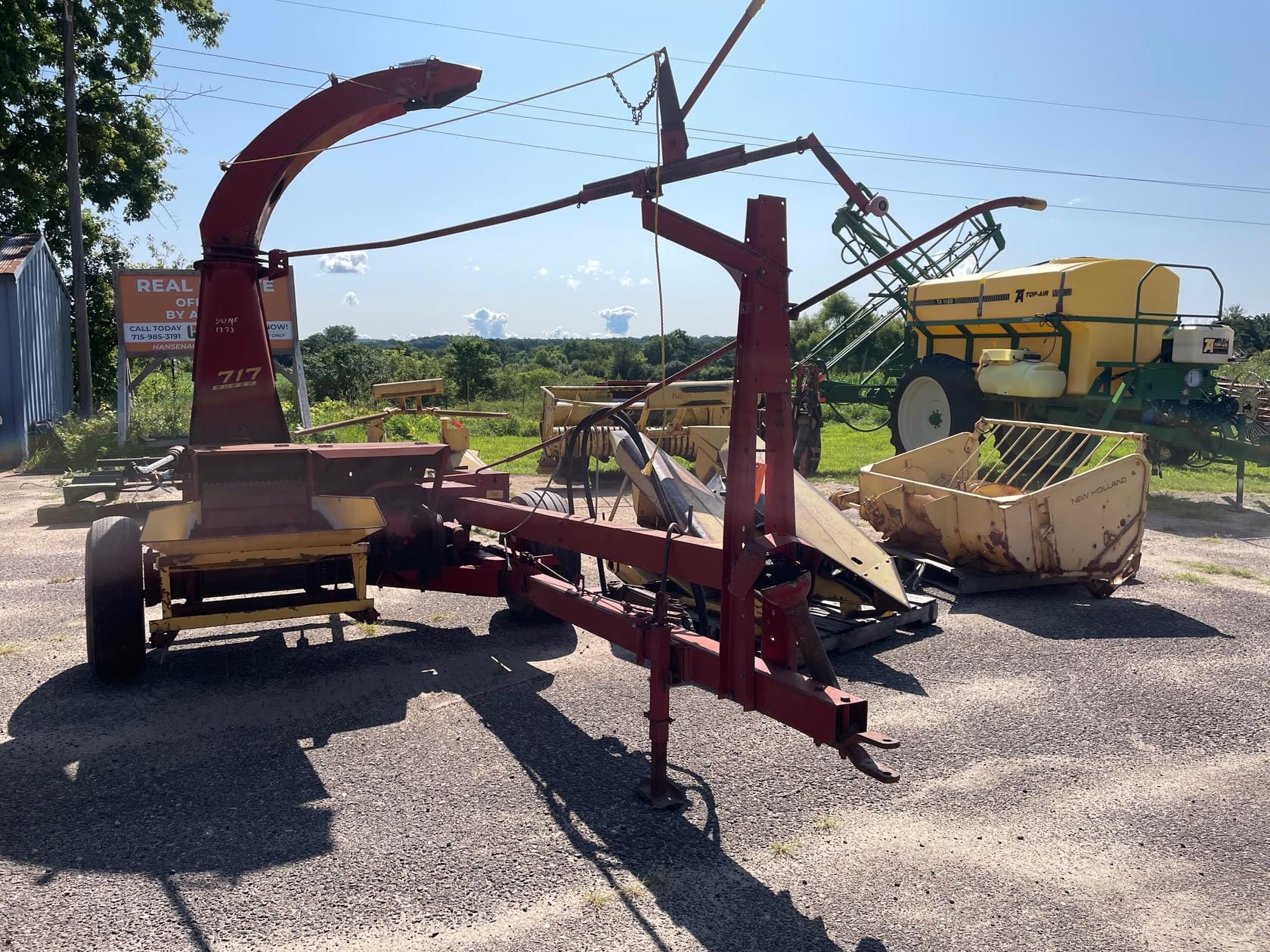 New Holland S717 Equipment Image0
