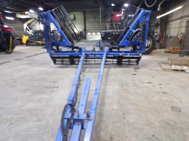 Image of New Holland SG120 equipment image 2