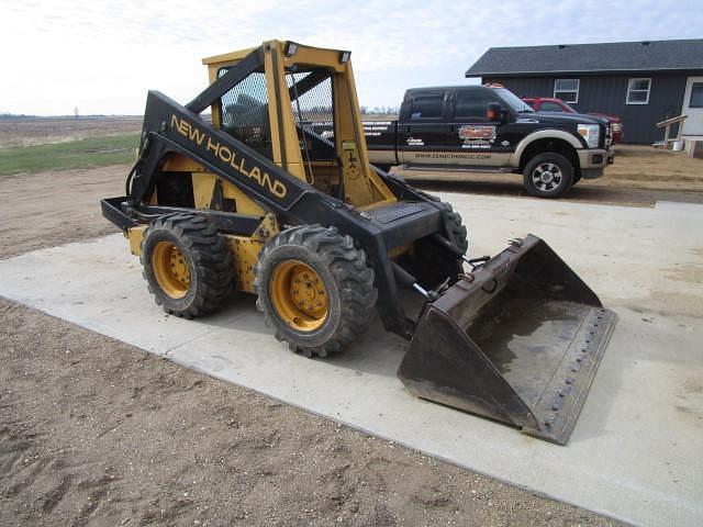 Image of New Holland L553 equipment image 1