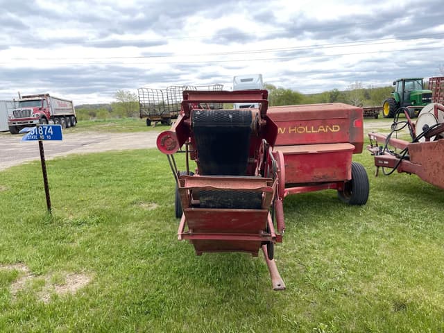 Image of New Holland 276 equipment image 4