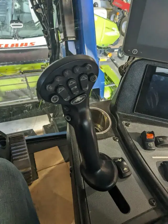 Image of New Holland SP.300F equipment image 3