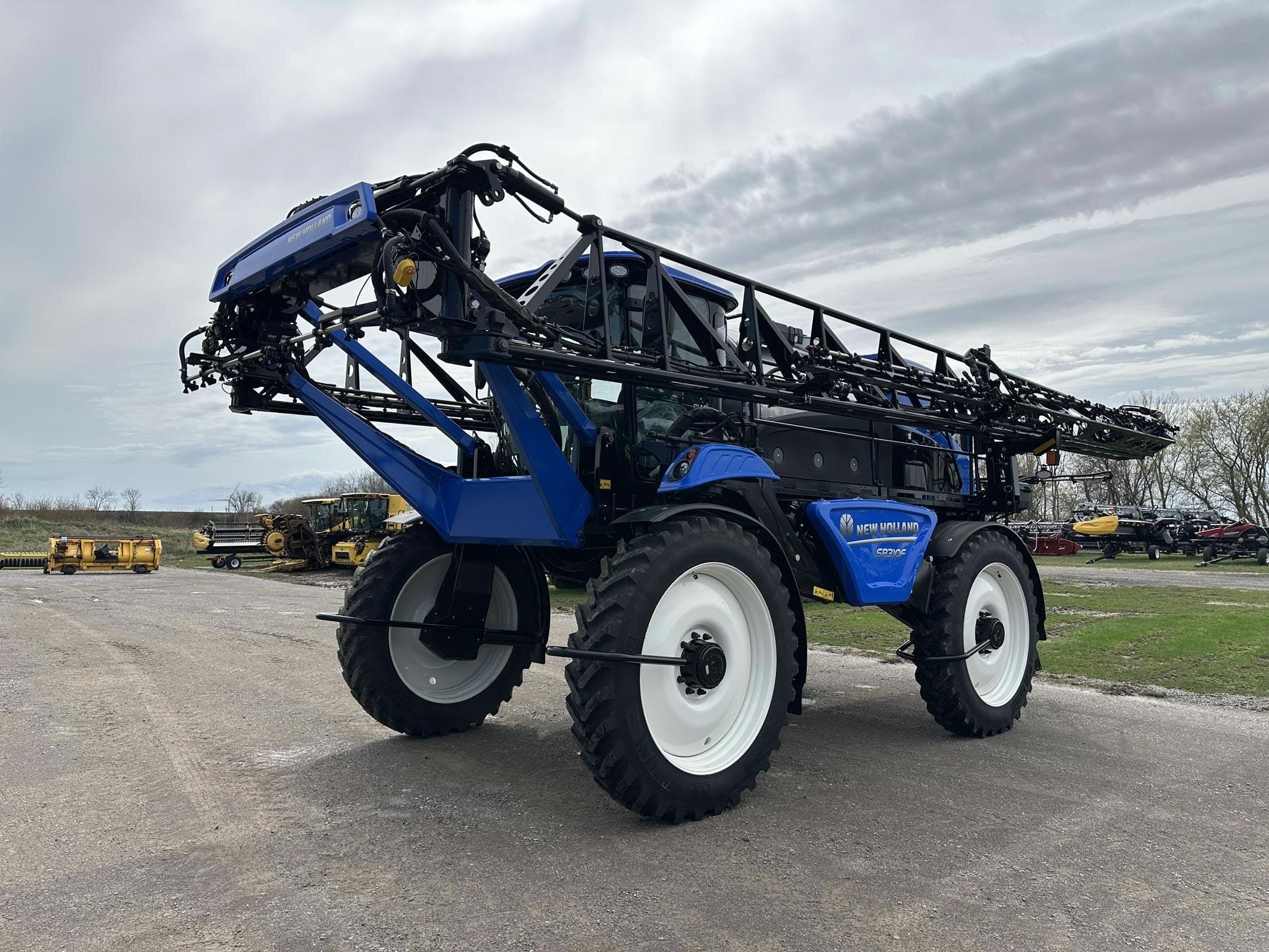 New Holland SP310F Equipment Image0