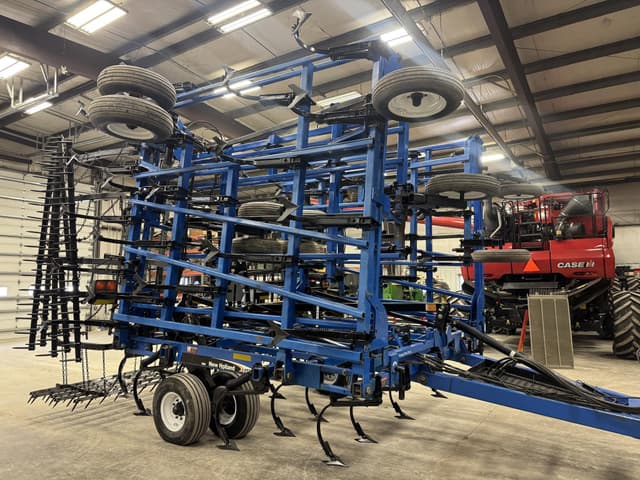 Image of New Holland ST250 equipment image 2