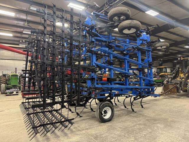 Image of New Holland ST250 equipment image 4