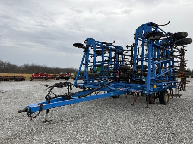 Image of New Holland ST250 equipment image 1