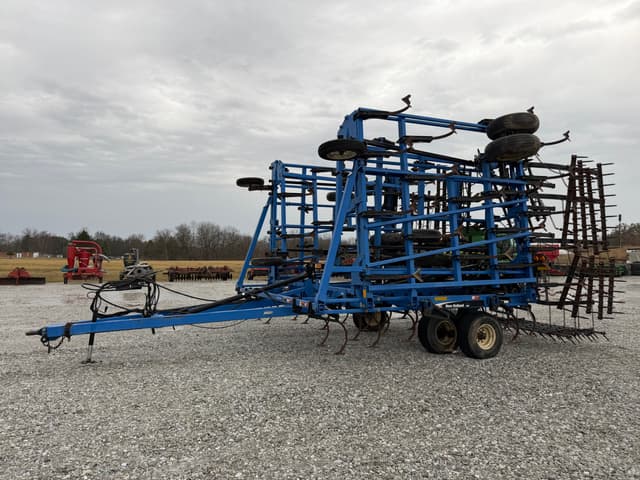 Image of New Holland ST250 equipment image 4