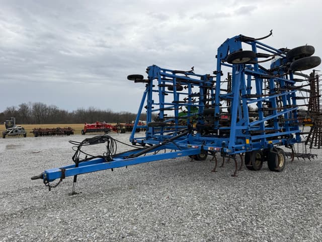 Image of New Holland ST250 equipment image 3