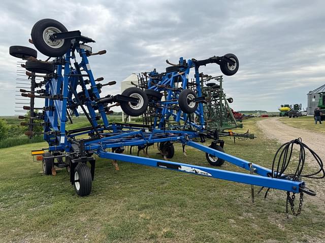 Image of New Holland ST830 equipment image 2