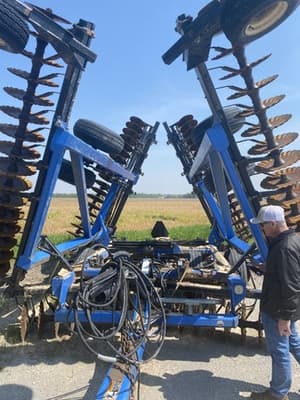 SOLD - New Holland ST440 Stock No. 386533 Tillage with 34 ft | Tractor Zoom