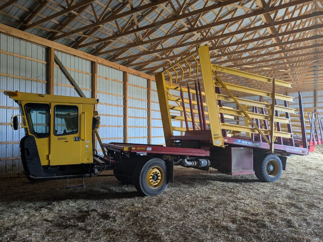 New Holland Stack Cruiser 102 Equipment Image0