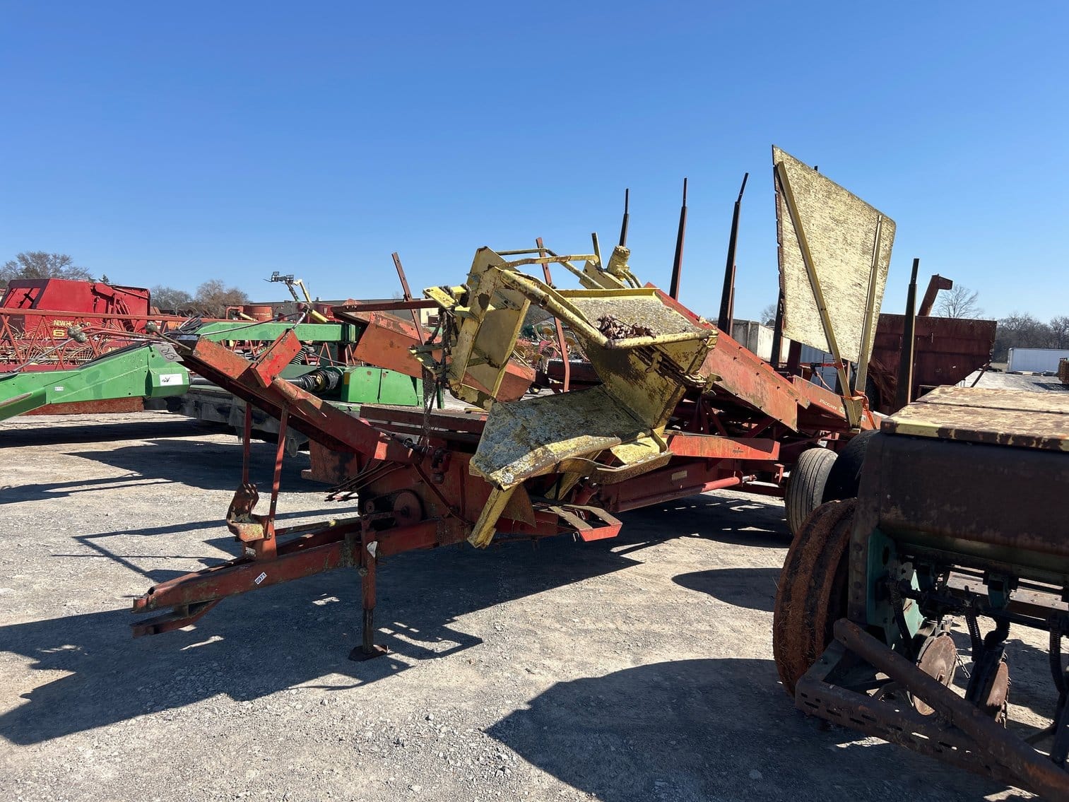 New Holland 1032 Equipment Image0