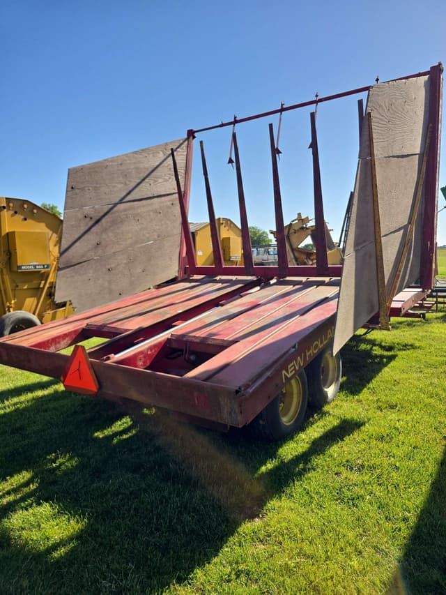 Image of New Holland Stackliner 1034 equipment image 3