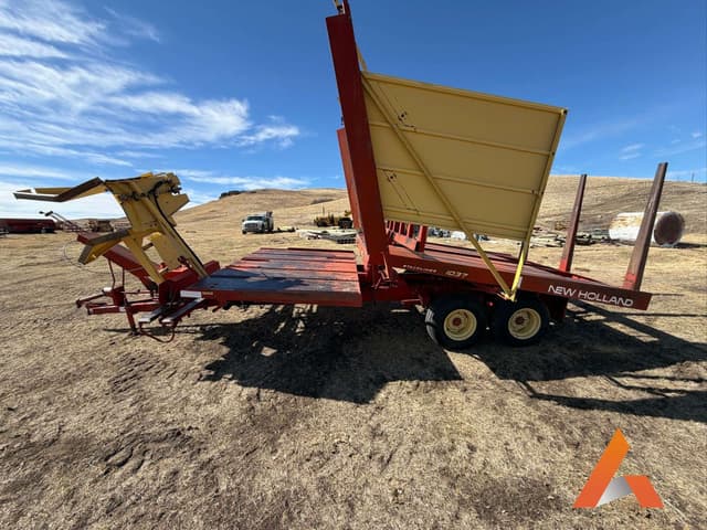 Image of New Holland Stackliner 1037 equipment image 1