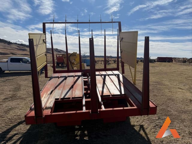 Image of New Holland Stackliner 1037 equipment image 3