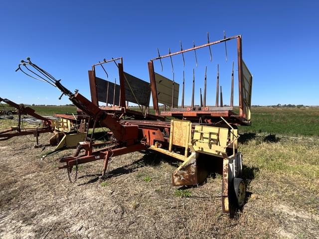 Image of New Holland Stackliner 1037 equipment image 3