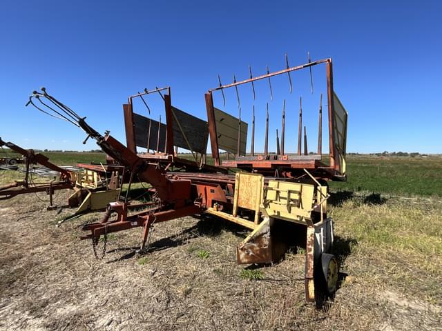Image of New Holland Stackliner 1037 equipment image 2