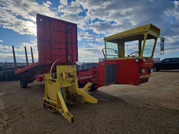 Main image New Holland 1048