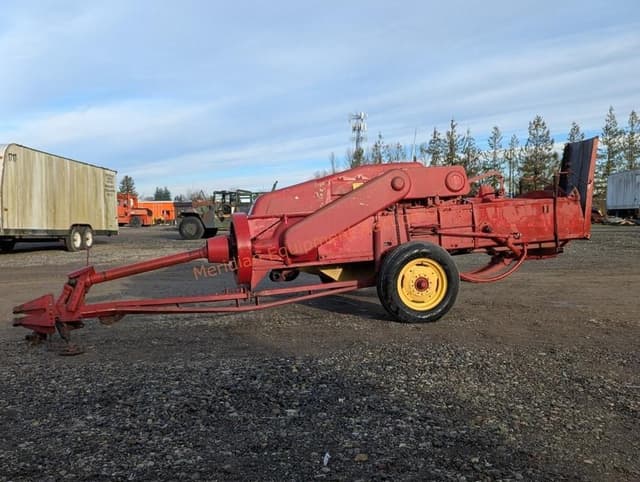 Image of New Holland Super 69 equipment image 3