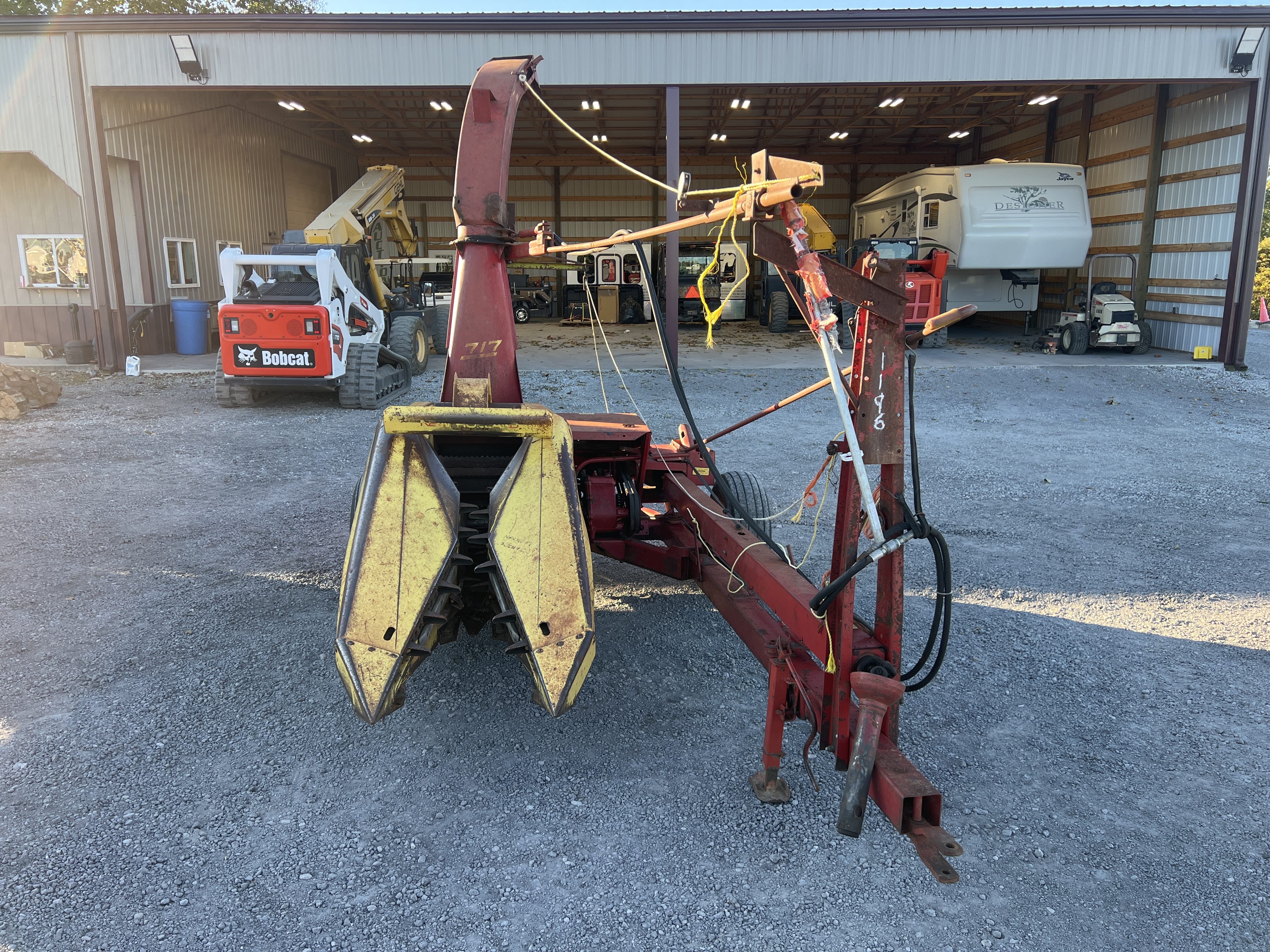 New Holland 717 Equipment Image0