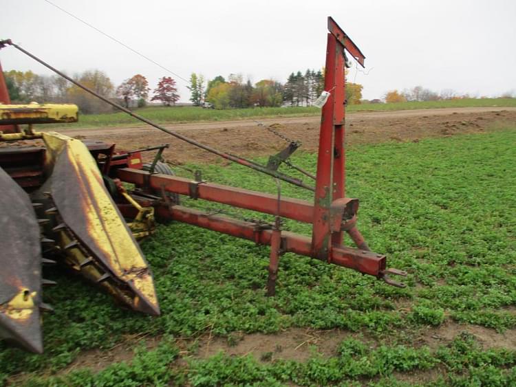 New Holland 717S Harvesting Forage Harvesters - Pull Type for Sale ...