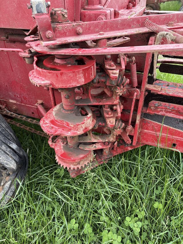 Image of New Holland Super 77 equipment image 4