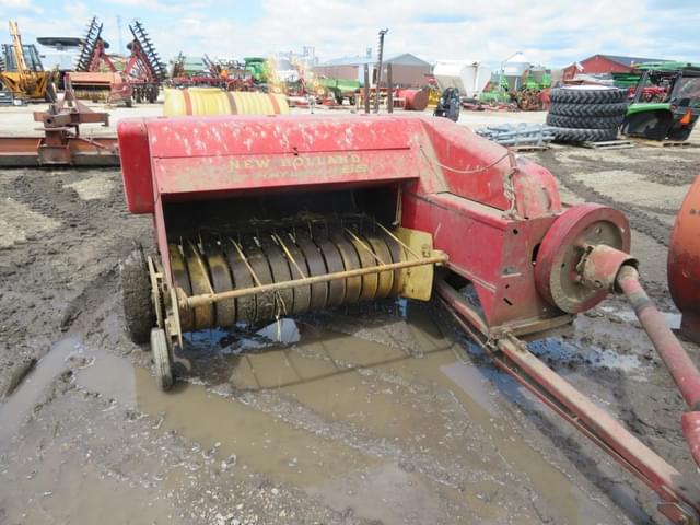 Image of New Holland Super Hayliner 68 equipment image 2