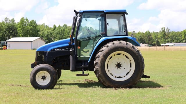 Image of New Holland TL100 equipment image 3