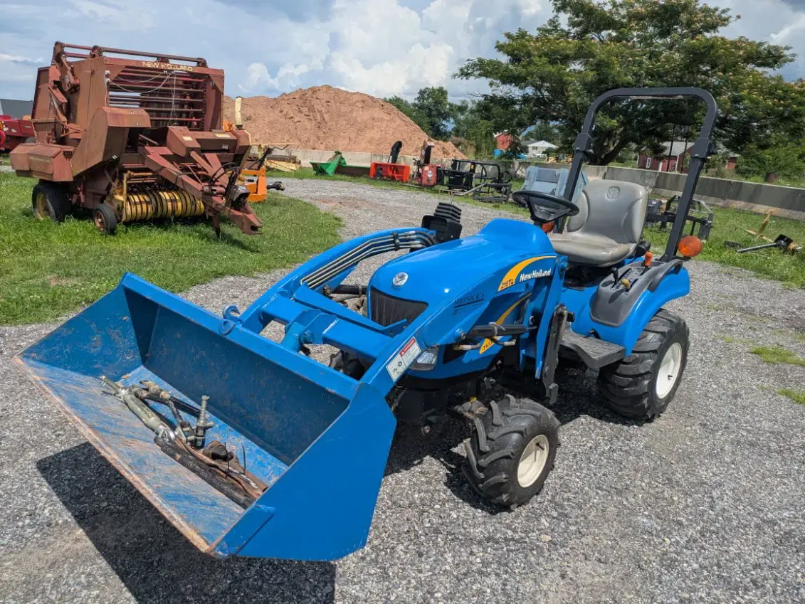 New Holland T1030 Equipment Image0