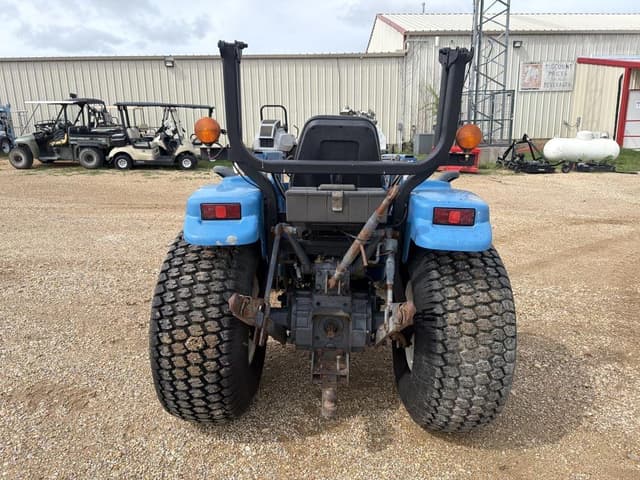 Image of New Holland T1630 equipment image 3