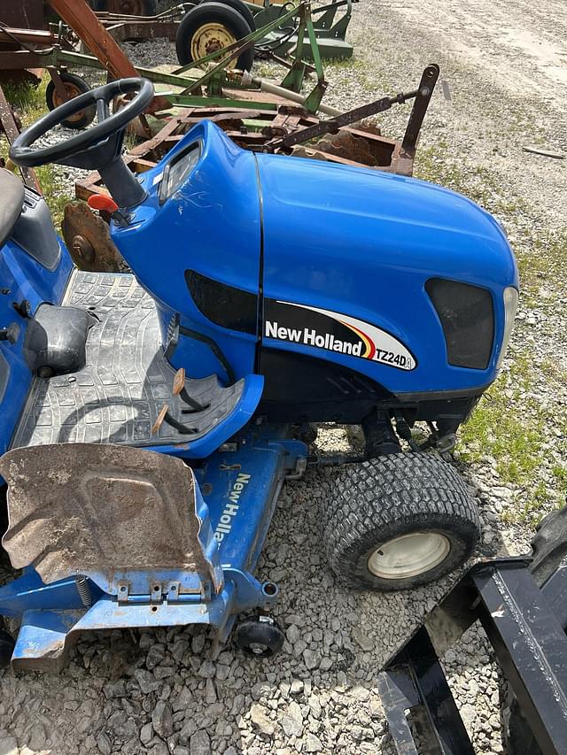 Image of New Holland TZ24DA equipment image 2