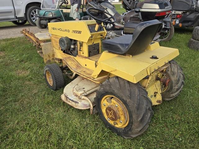 Image of New Holland T220 equipment image 4