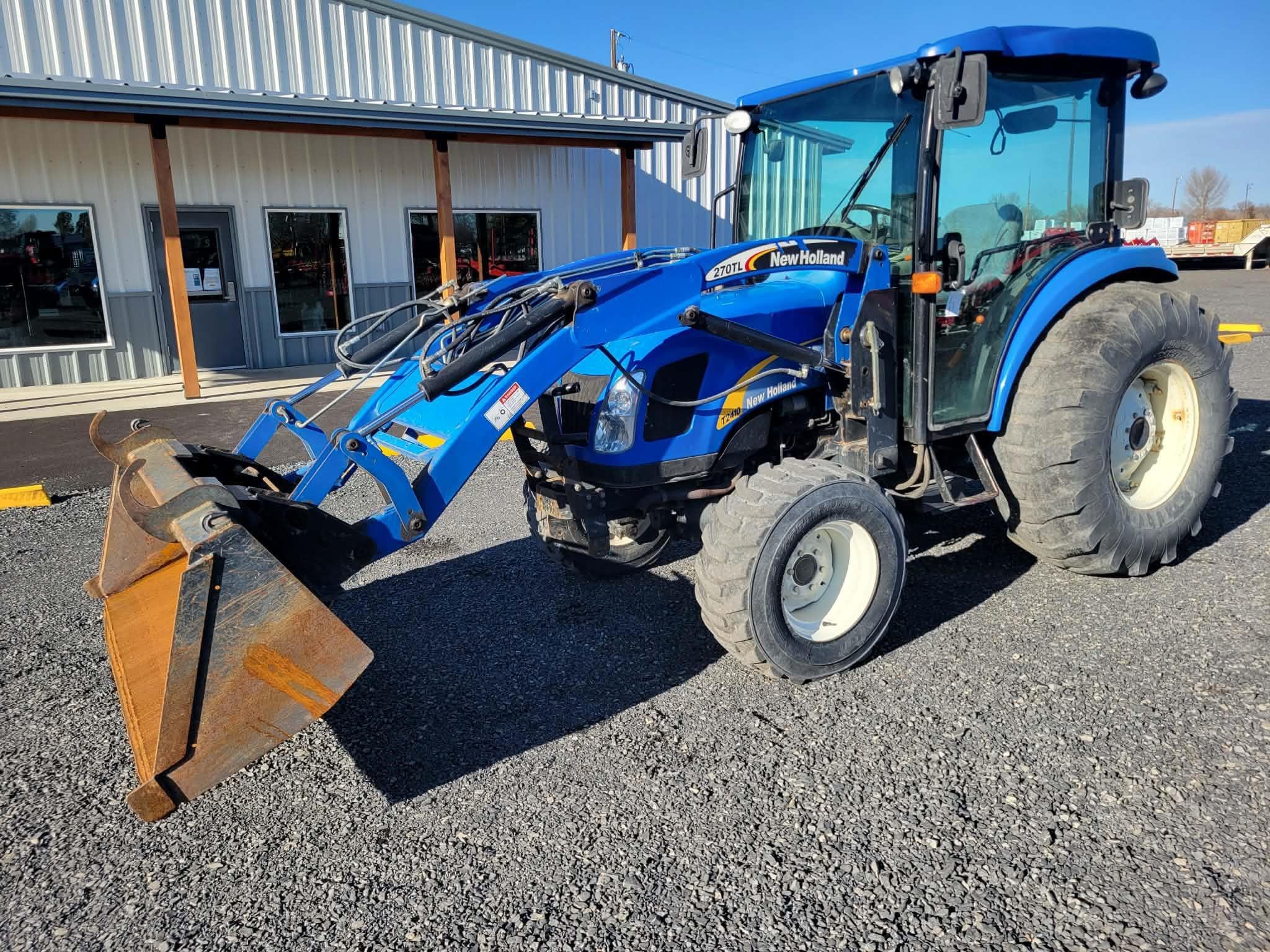 New Holland T2410 Equipment Image0