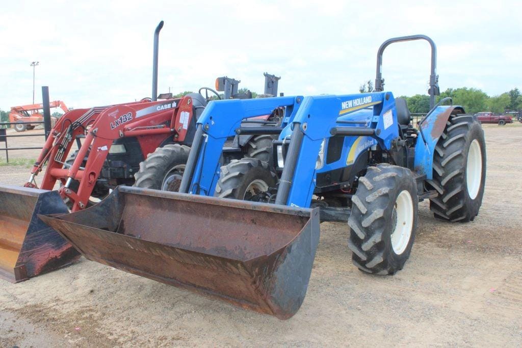 New Holland T4030 Equipment Image0