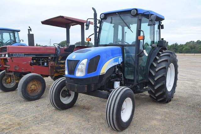 Image of New Holland T4030 equipment image 4