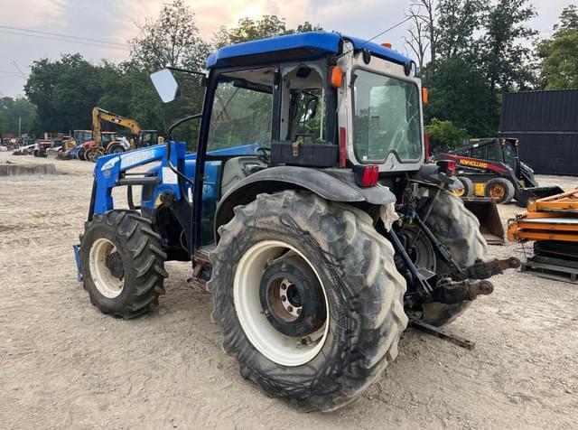 Image of New Holland T4030 equipment image 2