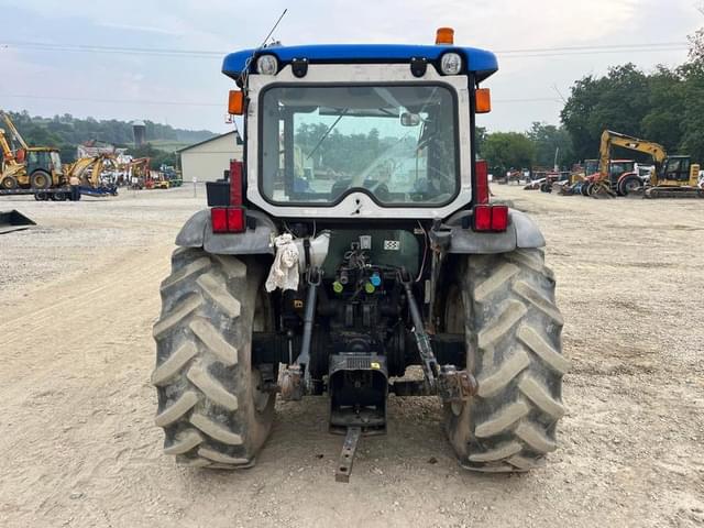 Image of New Holland T4030 equipment image 3