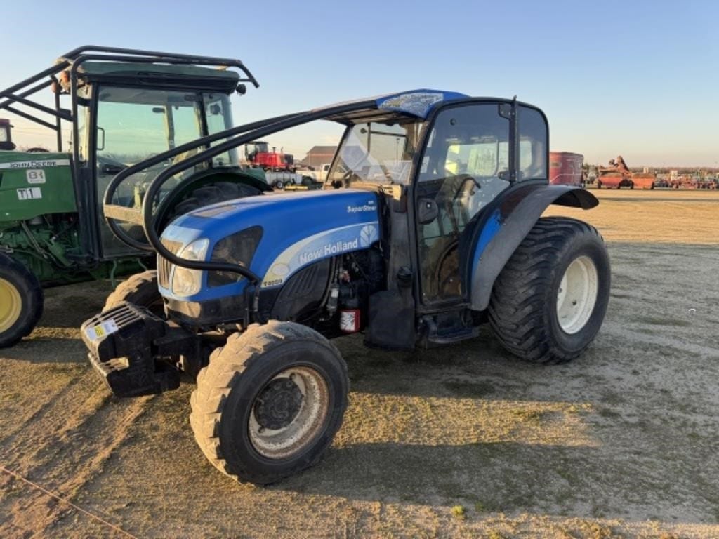 New Holland T4050 Equipment Image0