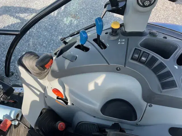 Image of New Holland T4.105 equipment image 3