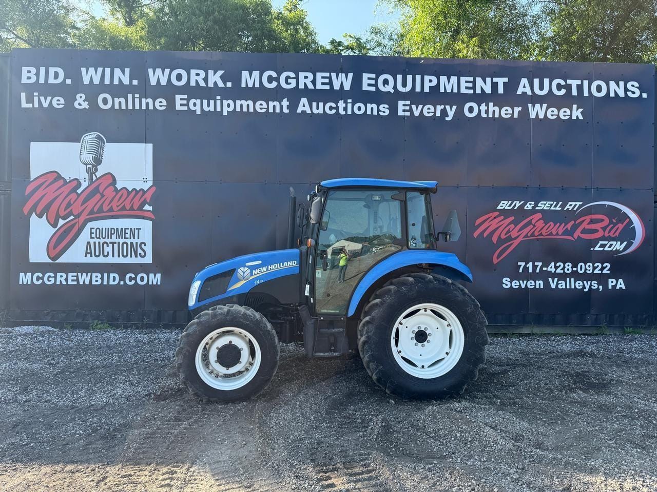 New Holland T4.75 Equipment Image0