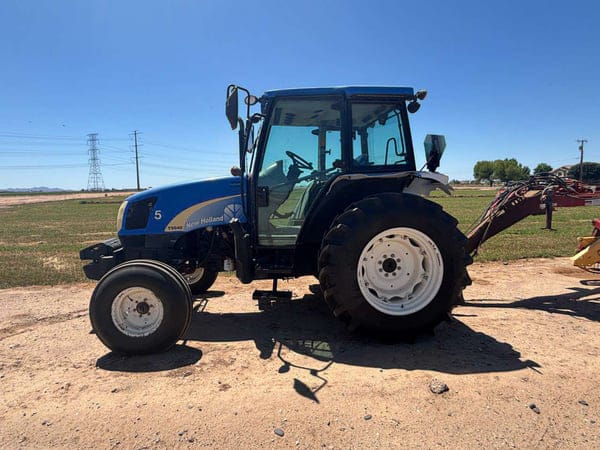 New Holland T5040 Equipment Image0