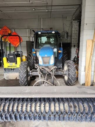 Main image New Holland T5050