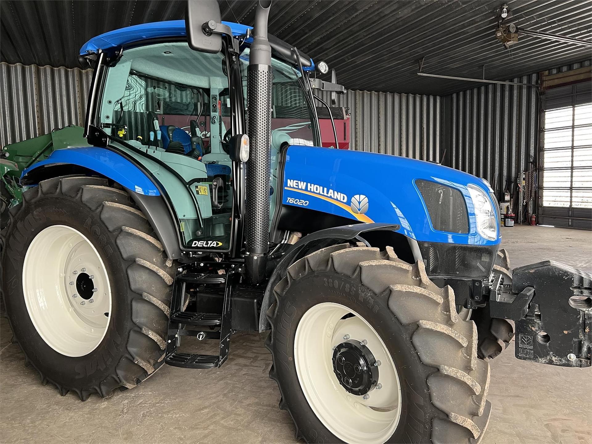 Tractor Zoom - New Holland T6020 Delta