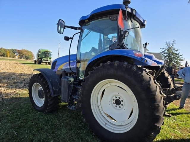 Image of New Holland T6070 equipment image 1