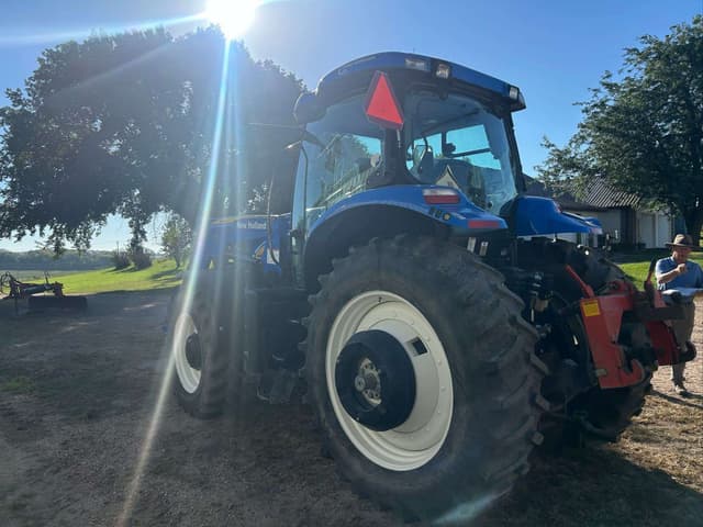 Image of New Holland T6070 equipment image 4