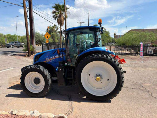 New Holland T6.180 Equipment Image0
