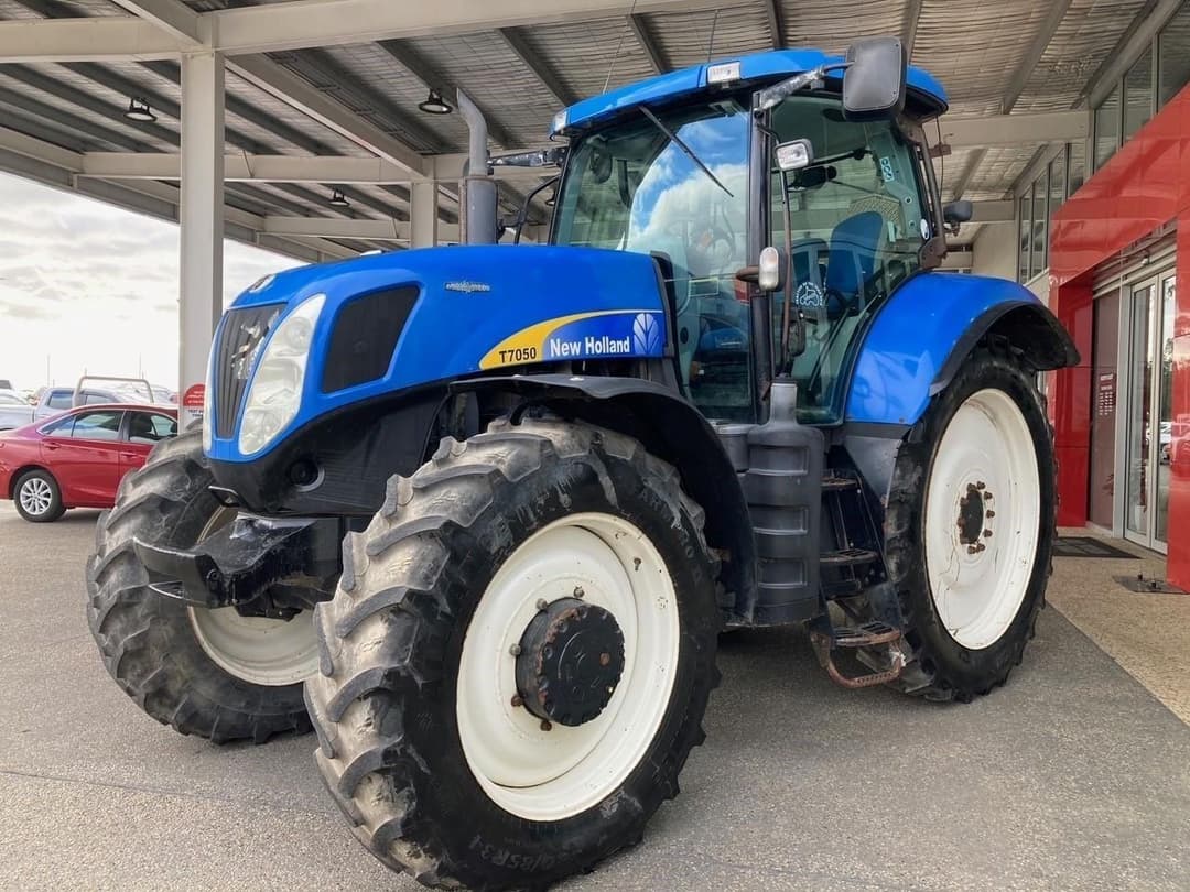 Image of New Holland T7050 Image 0