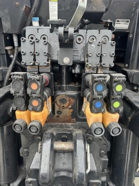 Image of New Holland T7060 equipment image 4