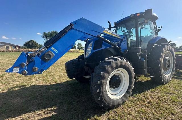 Image of New Holland T7.210 equipment image 2