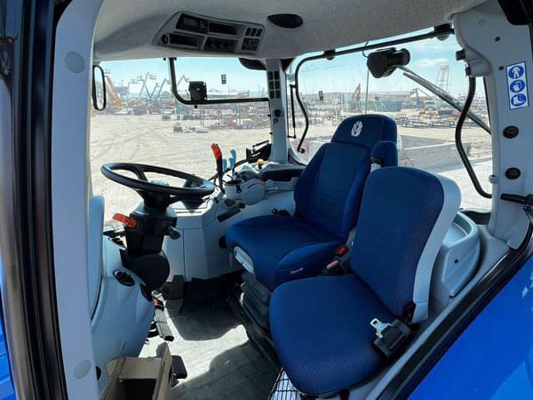 Image of New Holland T7.210 equipment image 4